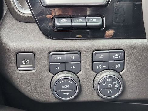 Certified 2022 Chevrolet Silverado 1500 LTZ AWD/4WD image 16
