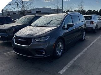 Used 2021 Chrysler Pacifica Touring-L w/ Premium & Safety Sphere Group video 1