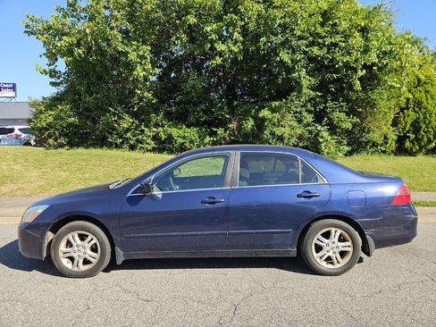 Used 2006 Honda Accord SE image 2