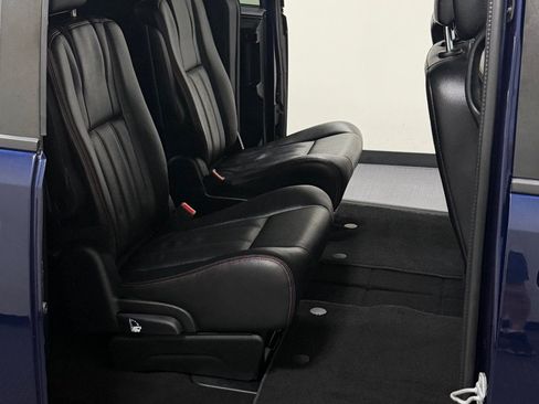 Used 2017 Dodge Grand Caravan GT FWD image 11