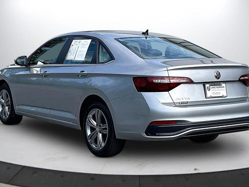 Used 2024 Volkswagen Jetta SE FWD image 7