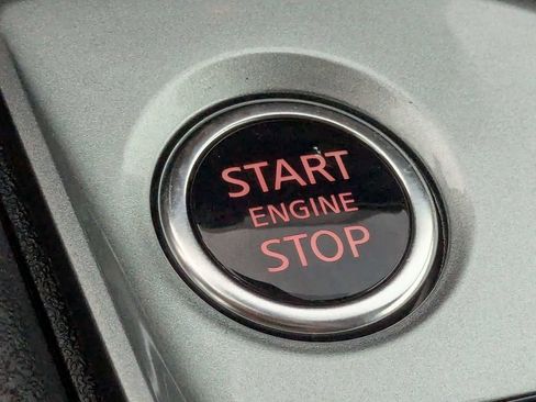 Used 2025 Nissan Altima 2.5 SV FWD image 30