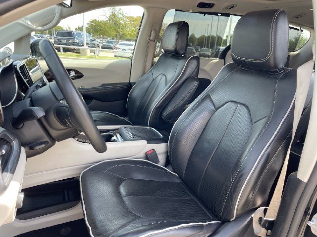 Used 2022 Chrysler Pacifica Limited FWD image 25