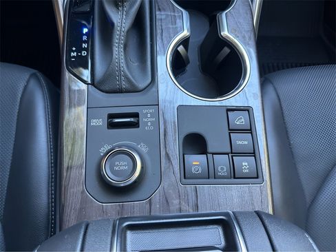 Used 2025 Toyota Highlander Platinum image 39