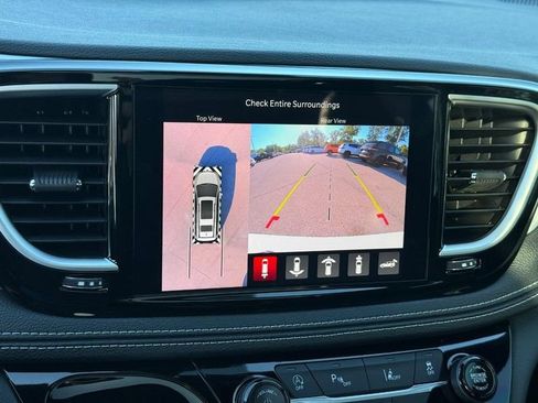 New 2026 Chrysler Pacifica Limited w/ S Appearance Package FWD image 18