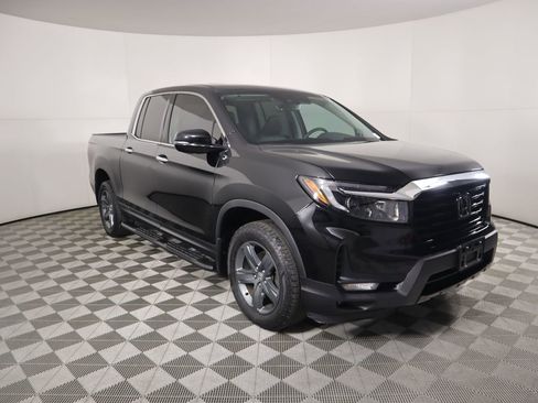 Used 2023 Honda Ridgeline RTL-E image 3