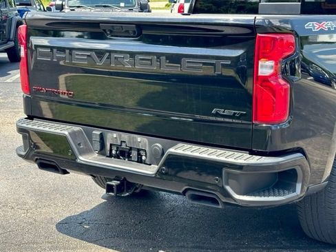 Used 2023 Chevrolet Silverado 1500 RST w/ Redline Edition AWD/4WD image 15