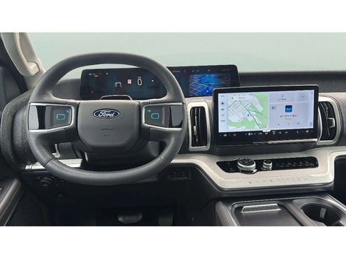 Used 2025 Ford Expedition Active AWD/4WD image 15