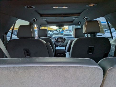 Used 2023 Chevrolet Traverse Premier w/ Redline Edition image 28
