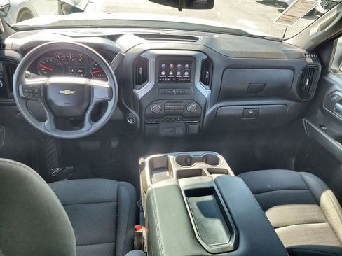 Used 2023 Chevrolet Silverado 1500 Custom image 2