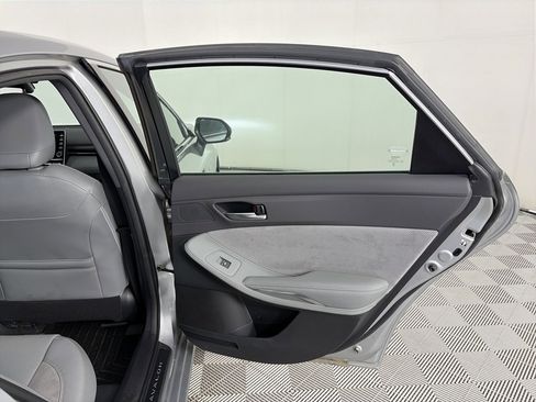 Used 2019 Toyota Avalon XSE image 28