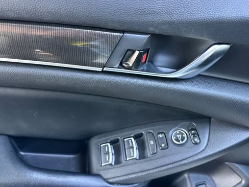 Used 2018 Honda Accord Sport image 15