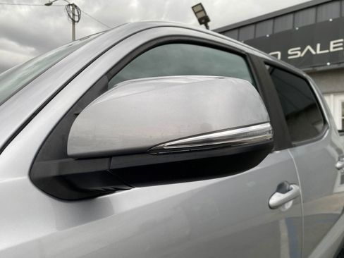 Used 2020 Toyota Tacoma TRD Off-Road image 13