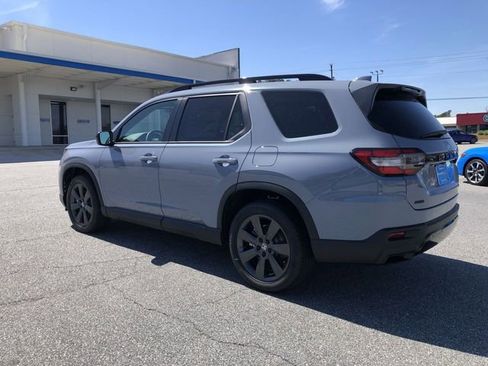 New 2026 Honda Pilot Sport image 5