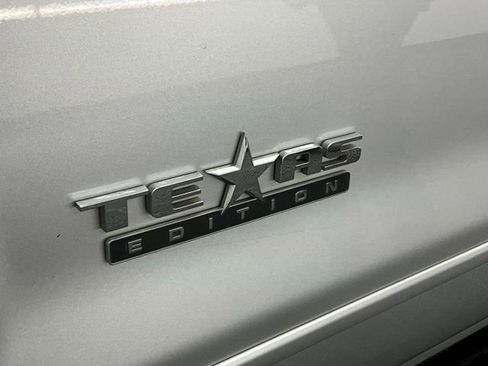 Used 2018 Chevrolet Silverado 1500 LT w/ LT Eassist Package image 6