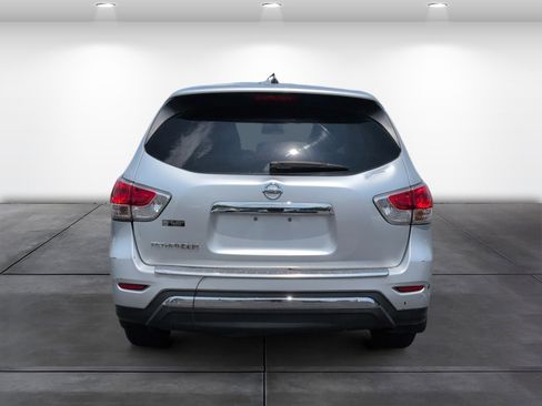 Used 2014 Nissan Pathfinder S FWD image 5