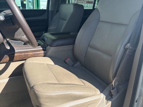 Used 2016 Chevrolet Tahoe LT w/ Luxury Package RWD image 16