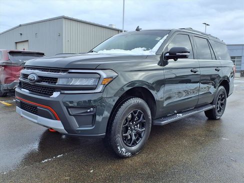 Used 2023 Ford Expedition Timberline image 3