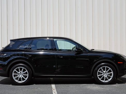 Used 2024 Porsche Cayenne AWD/4WD image 59