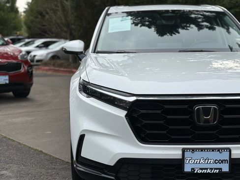 Used 2023 Honda CR-V EX image 3