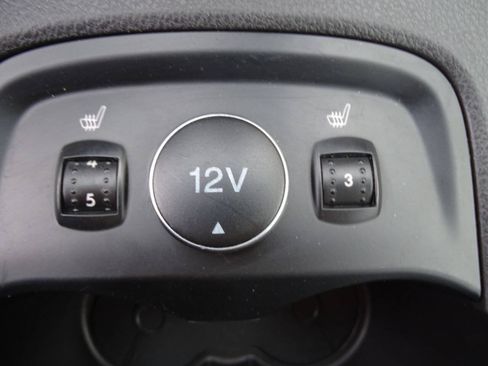 Used 2014 Ford Focus SE w/ SE Winter Package FWD image 22
