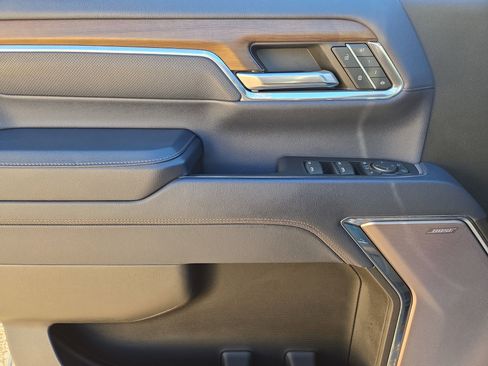 Used 2024 Chevrolet Silverado 2500 High Country w/ High Country Premium Package image 15