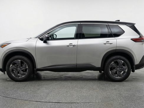 Used 2025 Nissan Rogue SV image 5