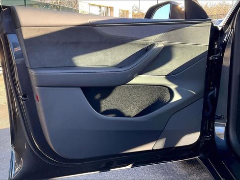 Used 2026 Tesla Model Y AWD image 25