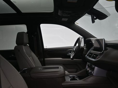 Used 2022 GMC Yukon SLT w/ SLT Premium Package image 13