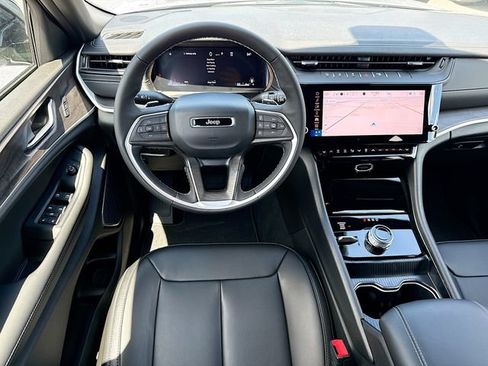 New 2026 Jeep Grand Cherokee L Limited AWD/4WD image 17
