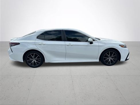 Used 2021 Toyota Camry SE FWD image 6