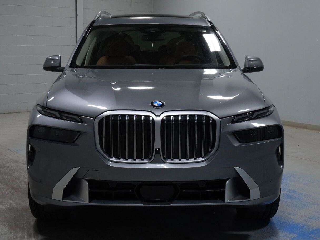 Used 2027 BMW X7 xDrive40i w/ Premium Package AWD/4WD image 16
