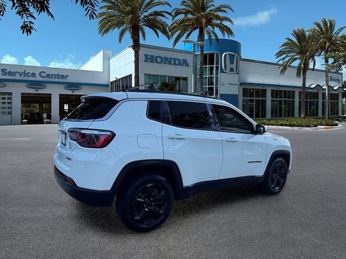 Used 2018 Jeep Compass Latitude w/ Popular Equipment Group AWD/4WD image 8