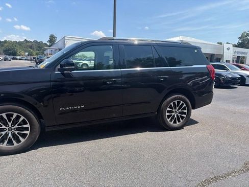 Used 2025 Ford Expedition Platinum AWD/4WD image 11