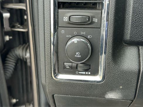 Used 2014 RAM 1500 Laramie image 18