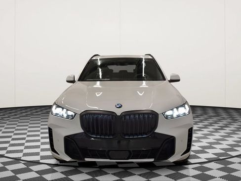 New 2026 BMW X5 xDrive40i w/ M Sport Package AWD/4WD image 3
