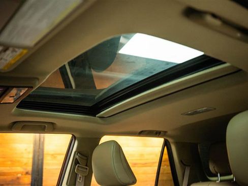 Used 2023 Toyota 4Runner Limited image 23