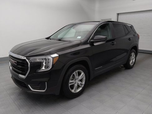 Used 2023 GMC Terrain SLE FWD image 2