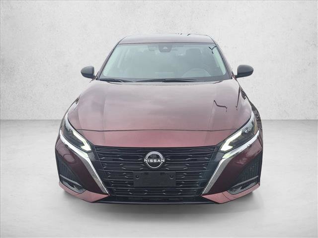 Used 2025 Nissan Altima 2.5 SV FWD image 2