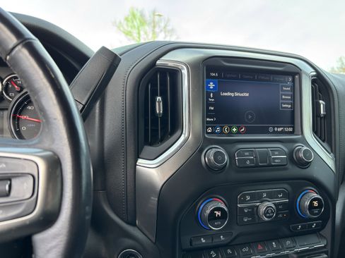 Used 2020 Chevrolet Silverado 1500 RST image 18