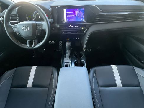 Used 2025 Toyota Camry SE w/ Convenience Package FWD image 24