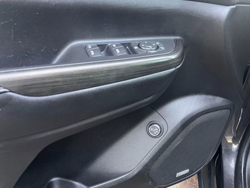 Used 2018 GMC Acadia SLT w/ LPO, Floor Liner Package FWD image 14