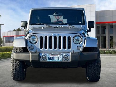 Used 2017 Jeep Wrangler Unlimited Sahara w/ Connectivity Group image 10