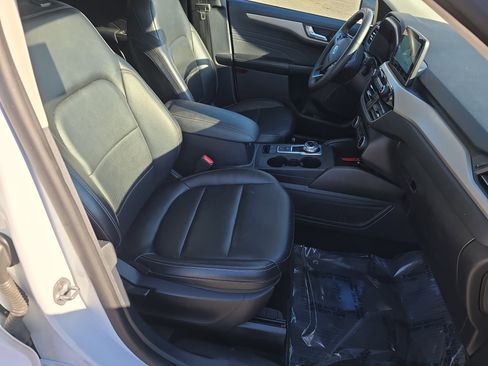 Used 2022 Ford Escape SEL image 10