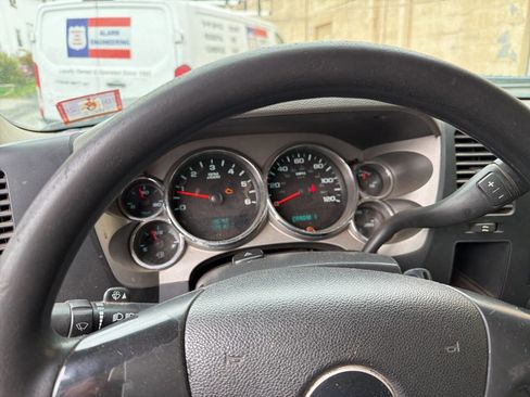 Used 2011 Chevrolet Silverado 3500 W/T RWD image 12