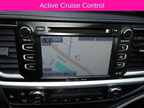 Used 2019 Toyota Highlander XLE FWD image 27