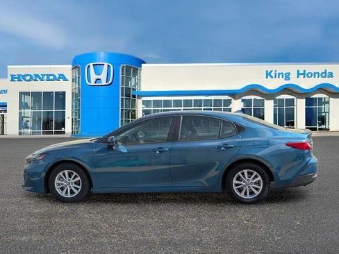 Used 2025 Toyota Camry LE w/ Convenience Package image 12