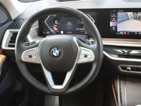 Certified 2024 BMW X7 xDrive40i image 18