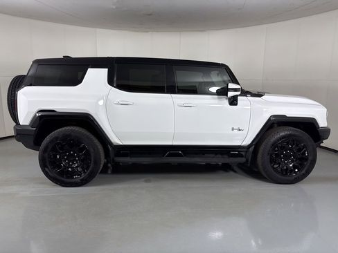 Used 2025 GMC Hummer EV 2X image 11