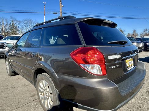 Used 2009 Subaru Outback 2.5i Limited image 4